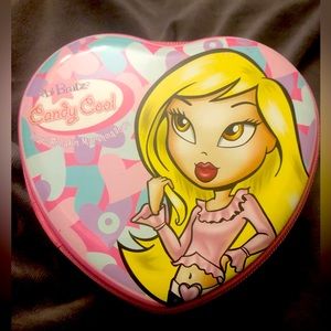 Brats collectible heart shape tin 6x5” with handle and zipper opening